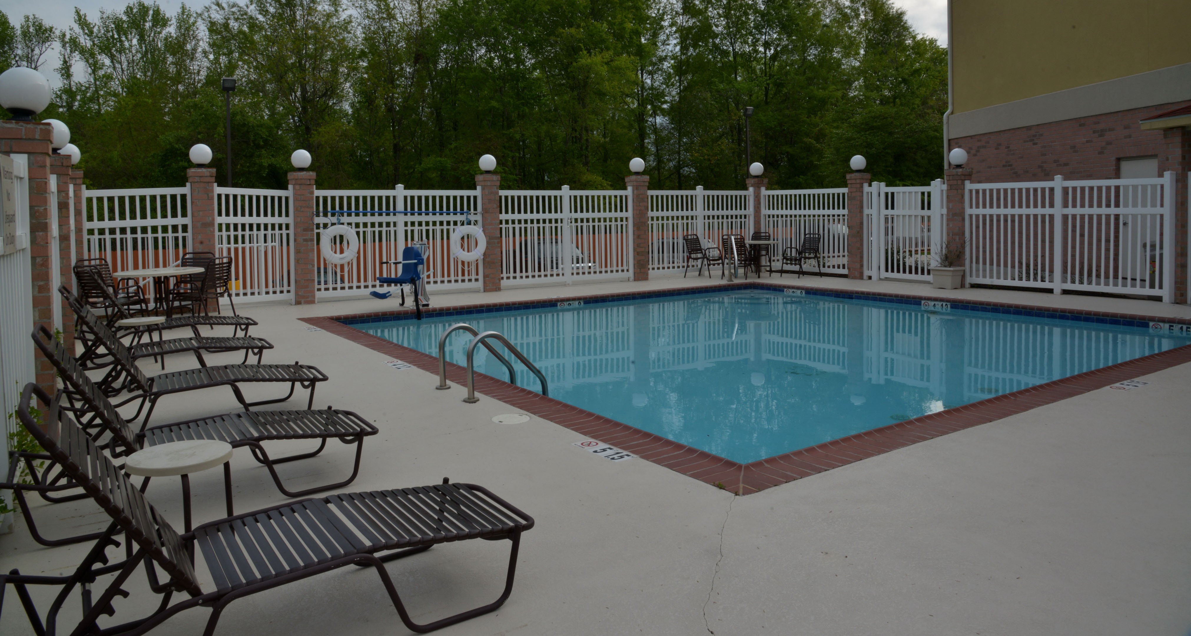 holiday inn express and suites baton rouge north
