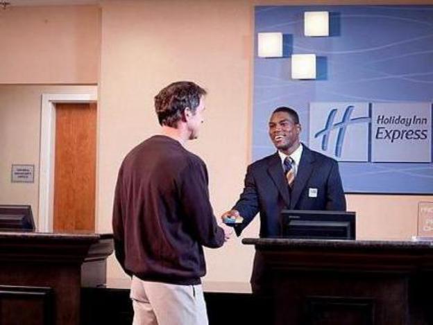 holiday inn express and suites baton rouge north