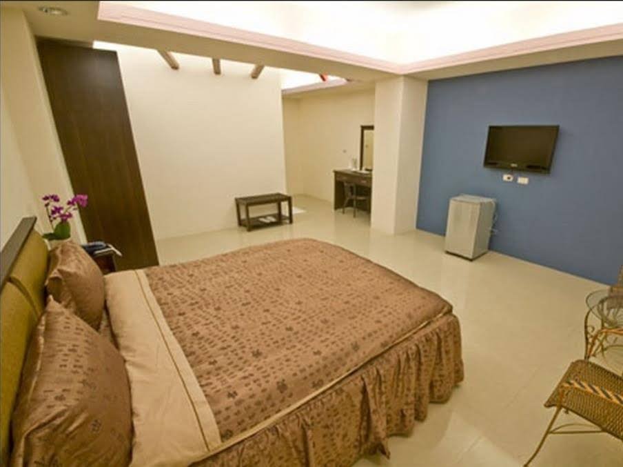 yue jing commercial hotel