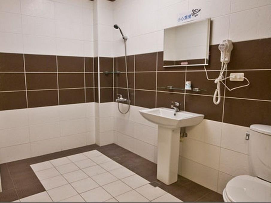 yue jing commercial hotel