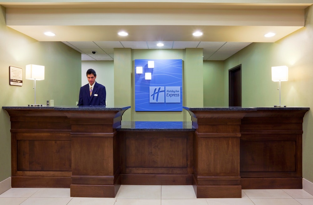 holiday inn express hotel and suites madison verona by ihg