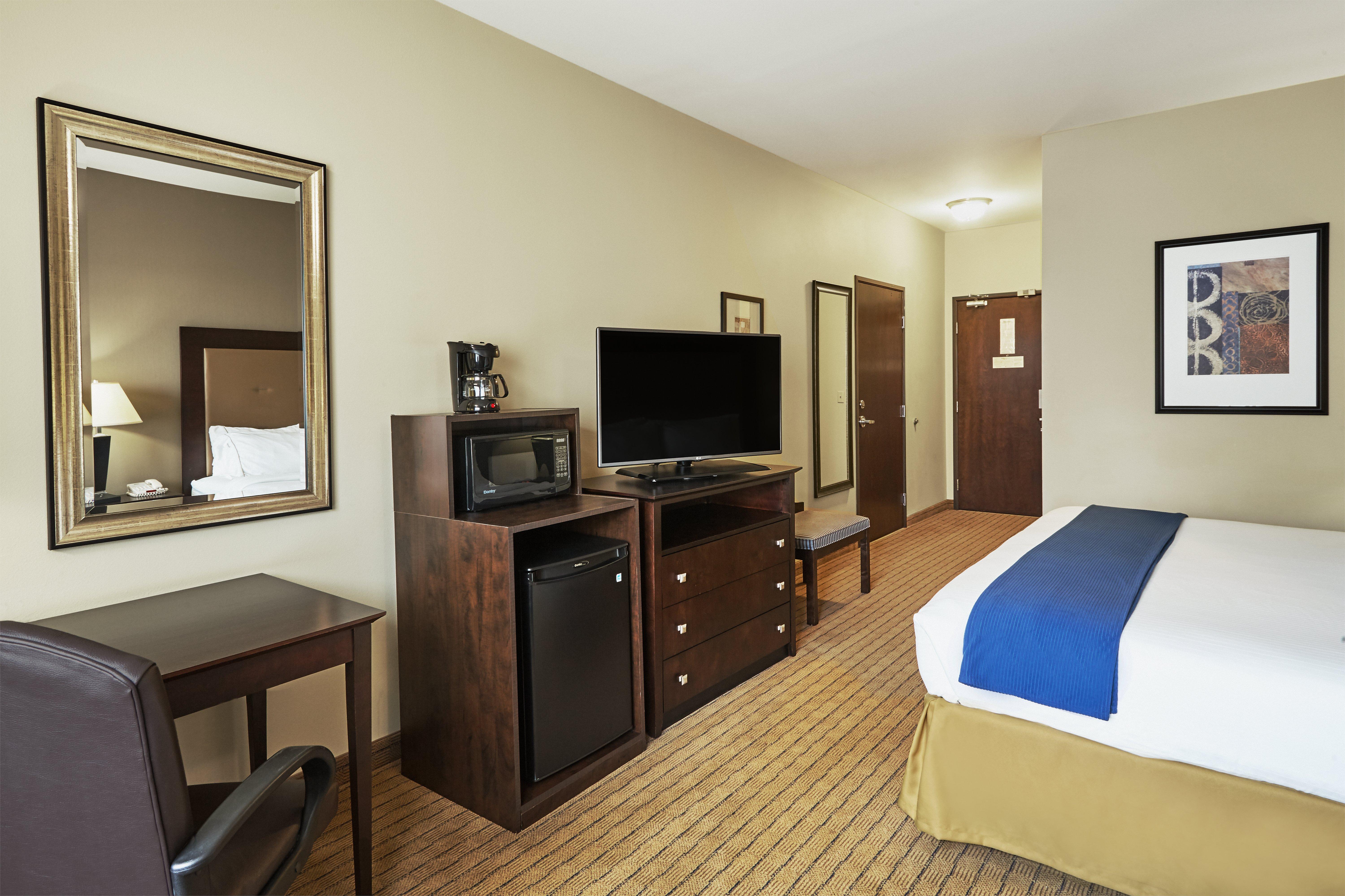 holiday inn express hotel and suites madison verona by ihg