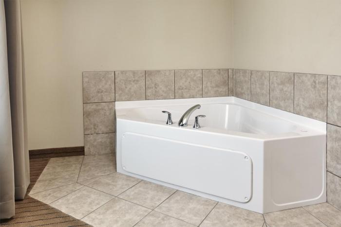holiday inn express hotel and suites madison verona by ihg