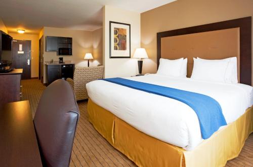holiday inn express hotel and suites madison verona by ihg