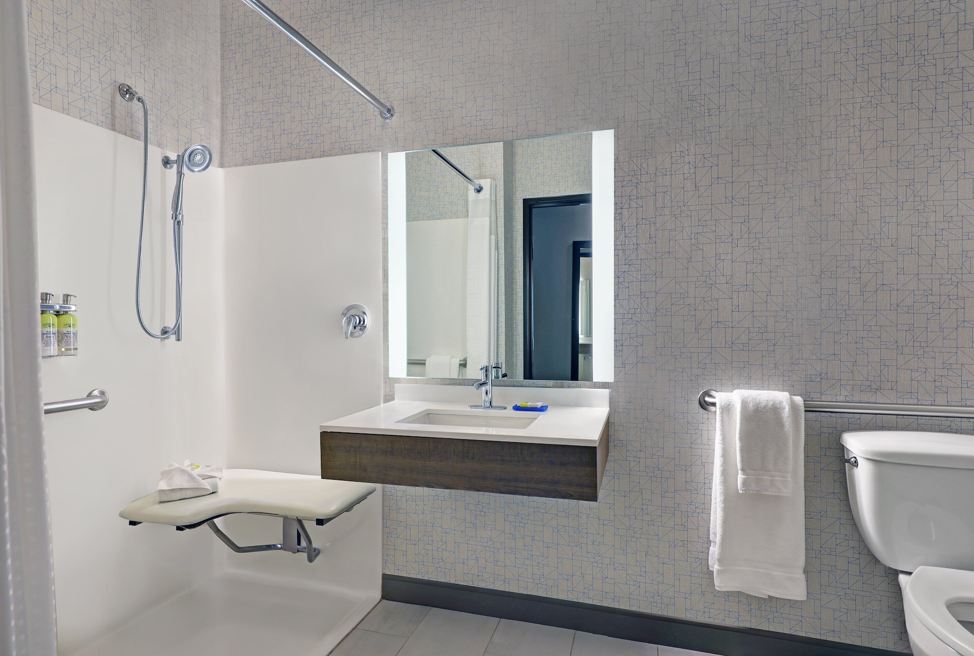 holiday inn express hotel and suites newport by ihg