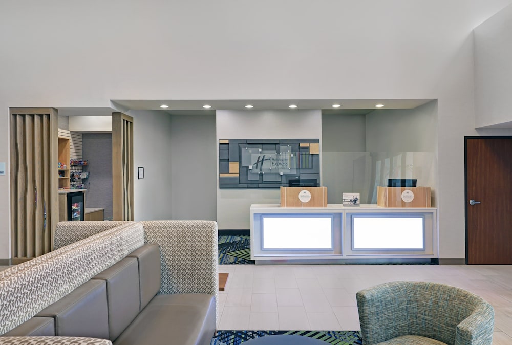 holiday inn express hotel and suites newport by ihg