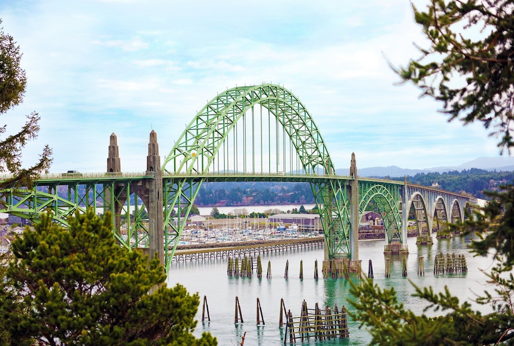 holiday inn express hotel and suites newport by ihg