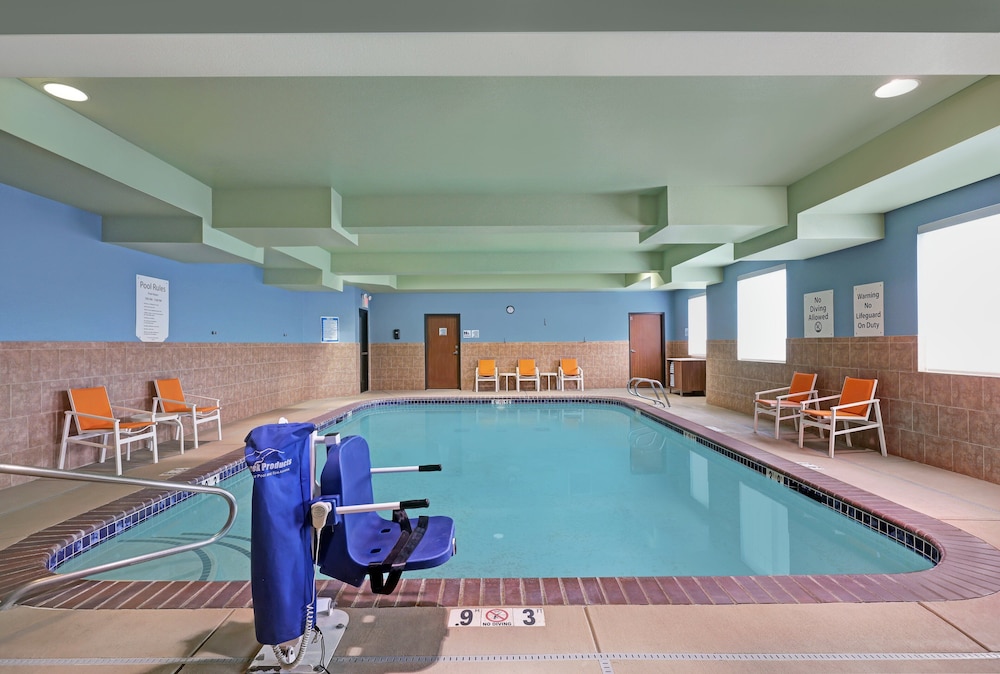 holiday inn express hotel and suites newport by ihg
