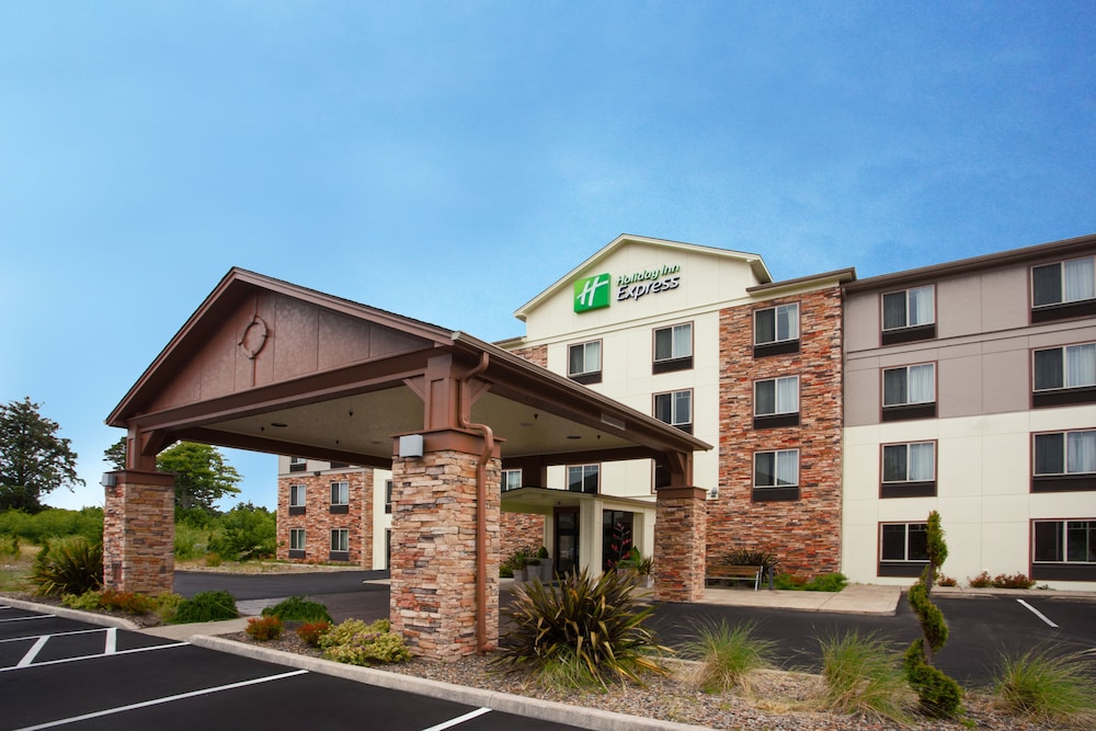 holiday inn express hotel and suites newport by ihg
