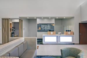 holiday inn express hotel and suites newport by ihg