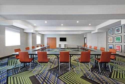 holiday inn express hotel and suites newport by ihg