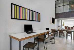 holiday inn express hotel and suites newport by ihg