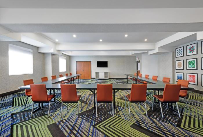 holiday inn express hotel and suites newport by ihg