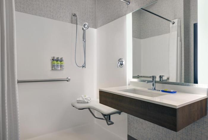 holiday inn express hotel and suites newport by ihg