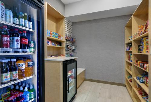 holiday inn express hotel and suites newport by ihg