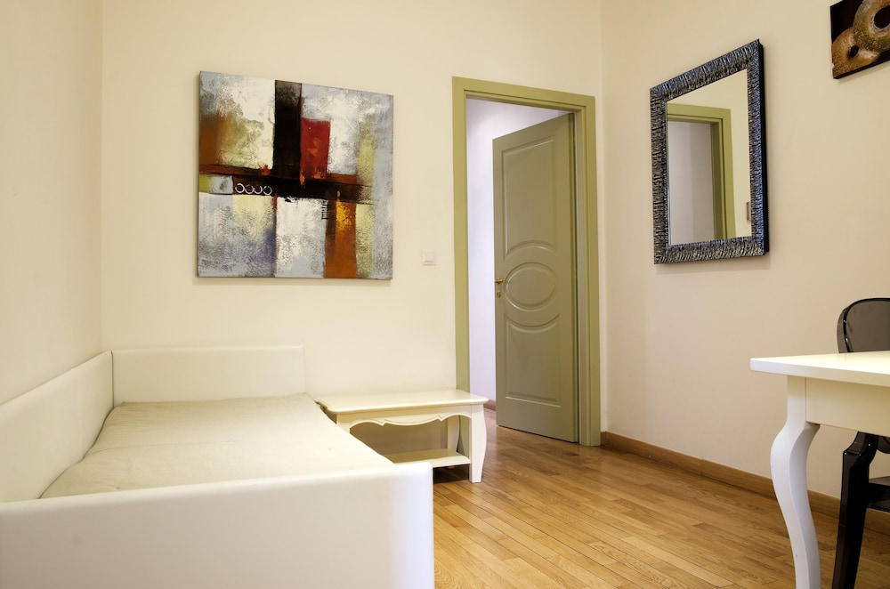 dolce vita suites hotel