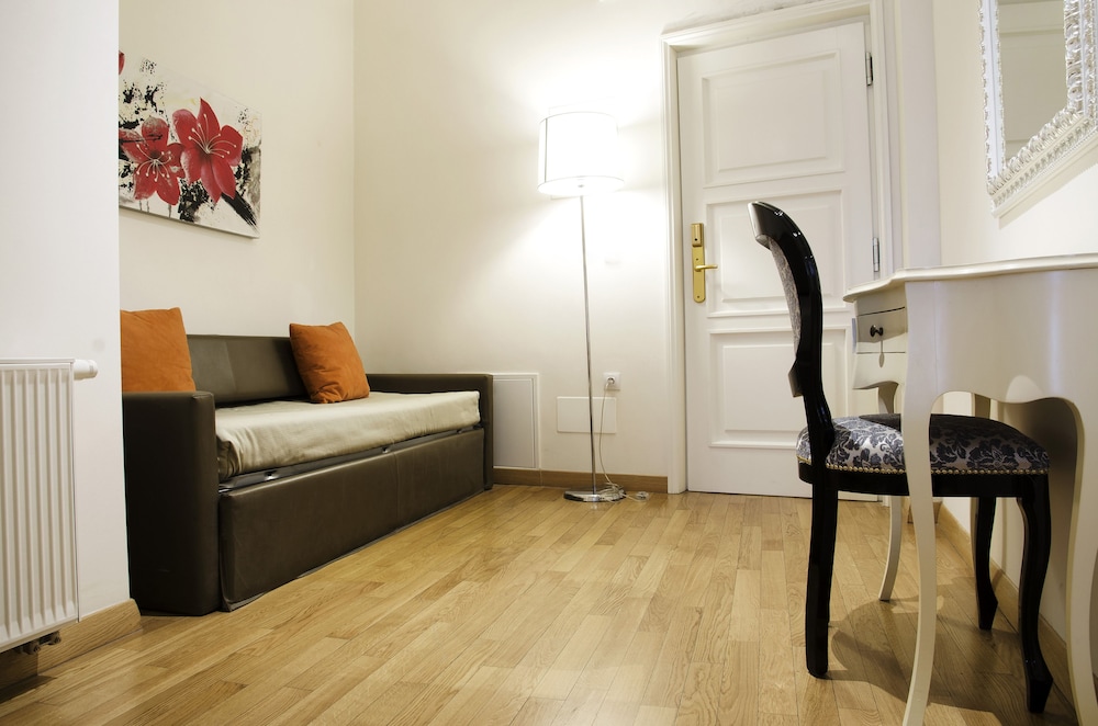 dolce vita suites hotel