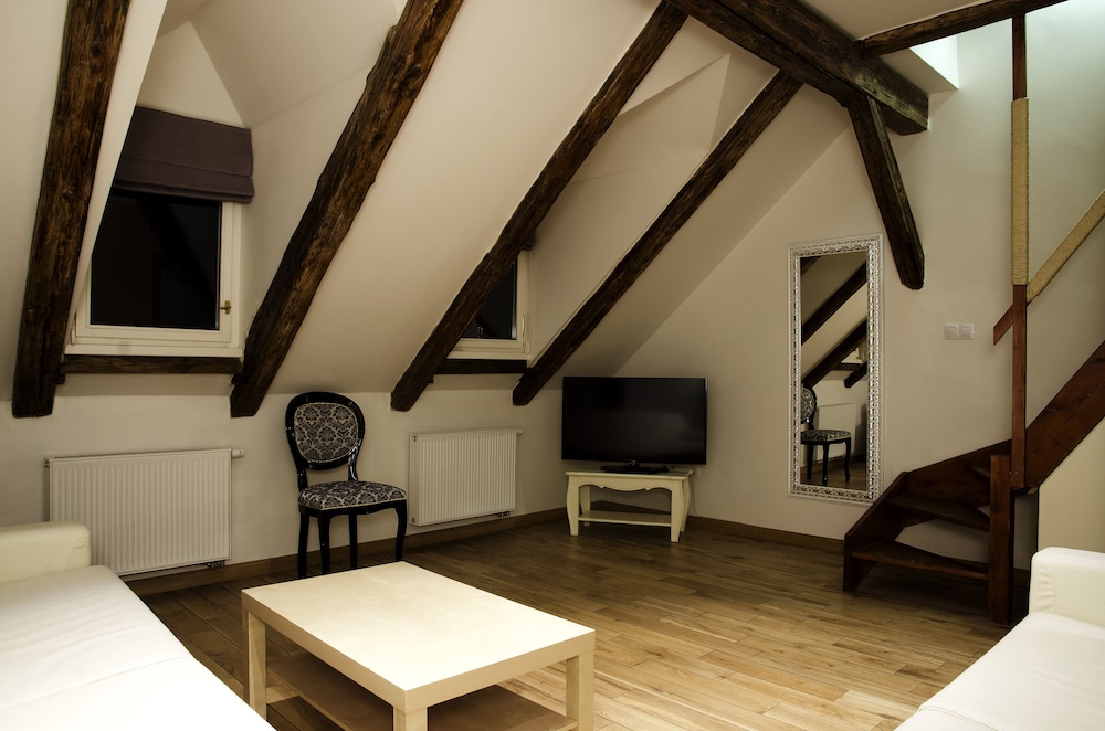 dolce vita suites hotel