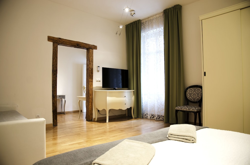 dolce vita suites hotel