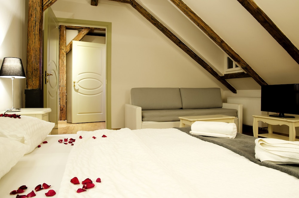 dolce vita suites hotel