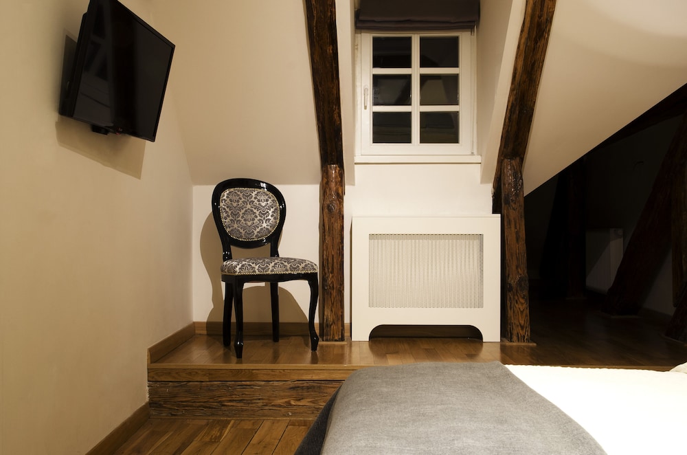 dolce vita suites hotel