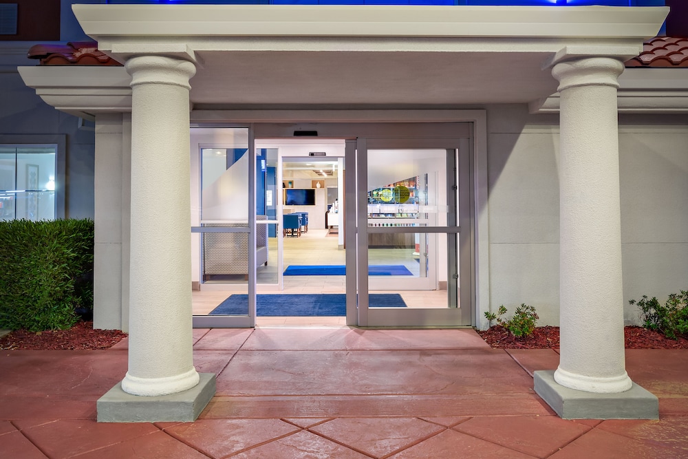 holiday inn express hotel and suites oroville lake by ihg