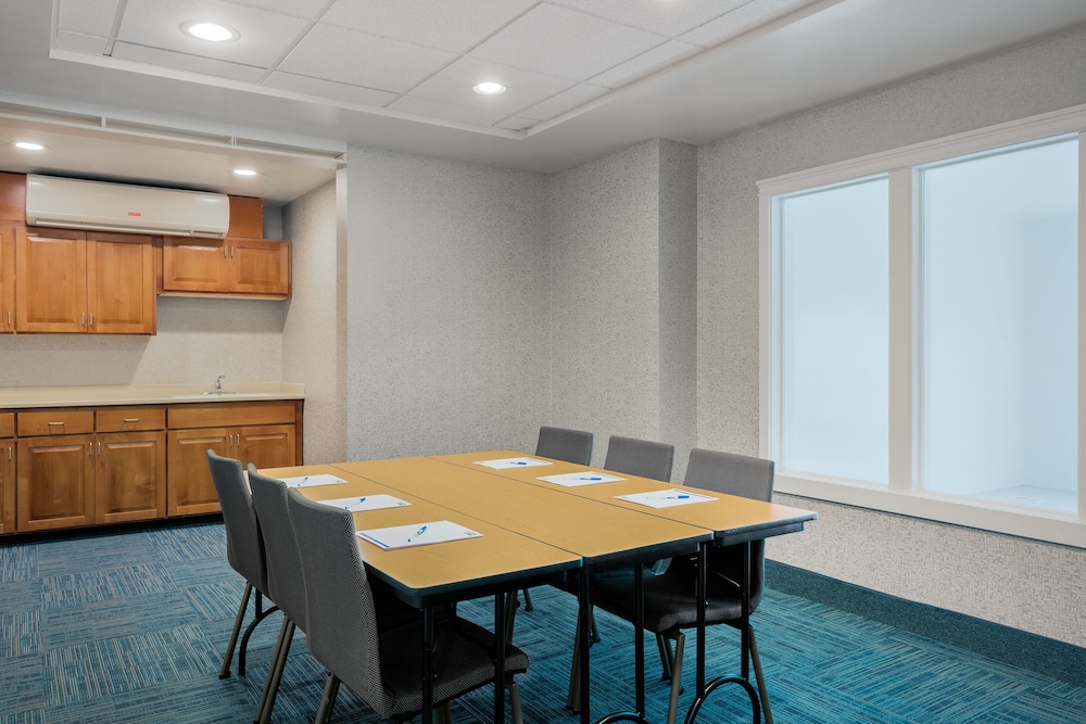 holiday inn express hotel and suites oroville lake by ihg