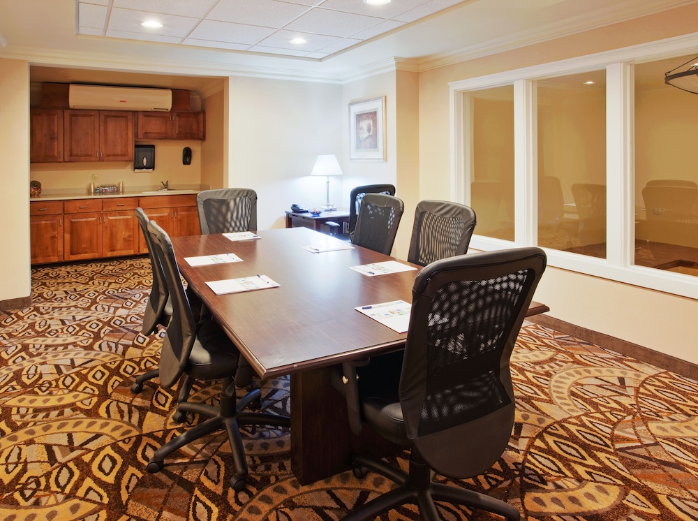 holiday inn express hotel and suites oroville lake by ihg
