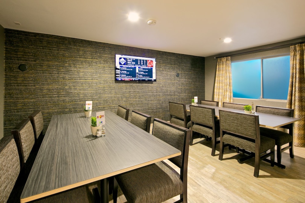 holiday inn express and suites paso robles by ihg