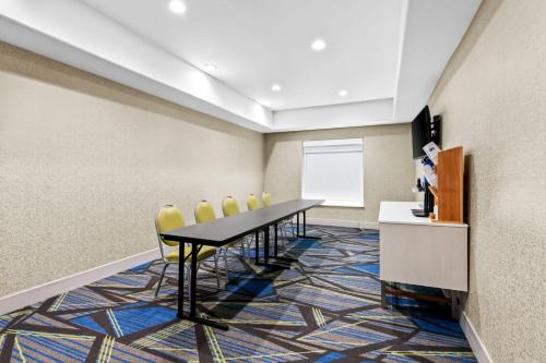 holiday inn express hotel and suites pauls valley by ihg