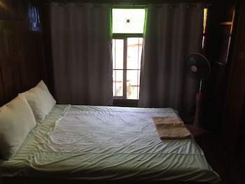 baan are gong riverside homestay