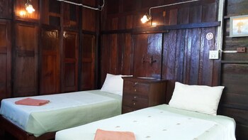 baan are gong riverside homestay