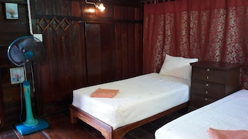 baan are gong riverside homestay