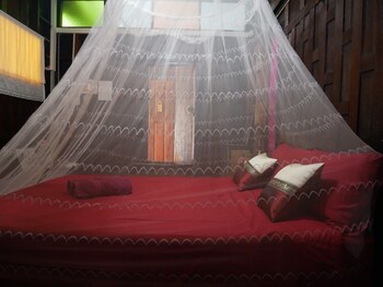 baan are gong riverside homestay