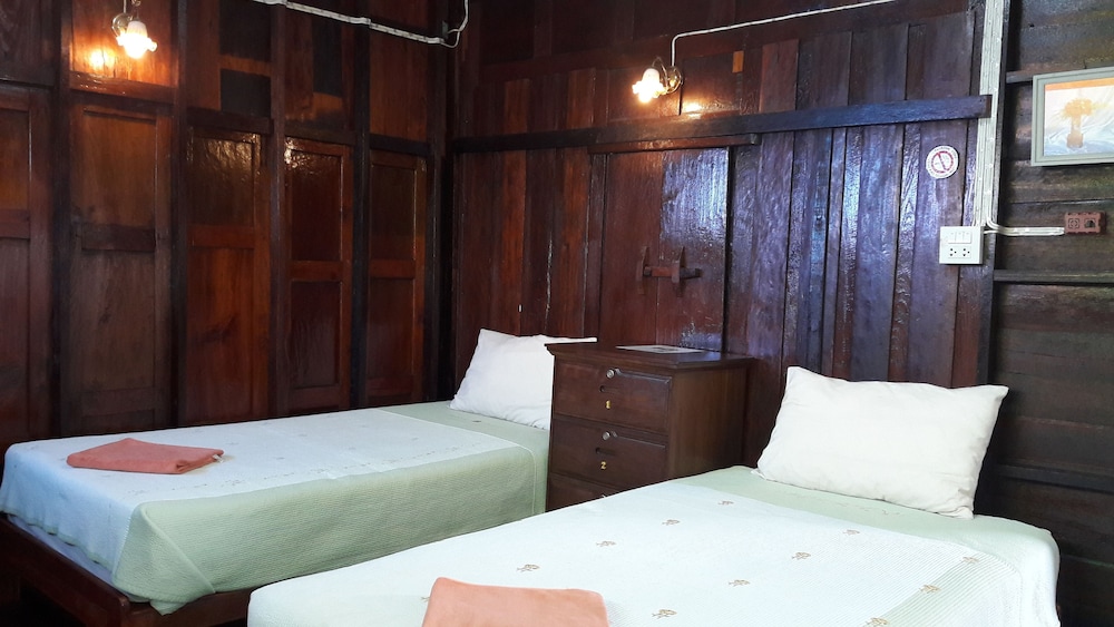 baan are gong riverside homestay