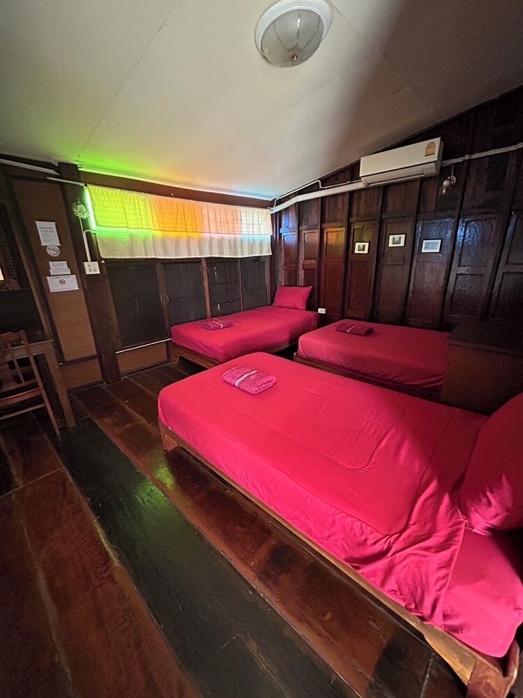 baan are gong riverside homestay