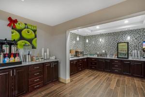 La Quinta Inn & Suites By Wyndham Norwich-Plainfield-Casino,Griswold>>Connecticut,3 star