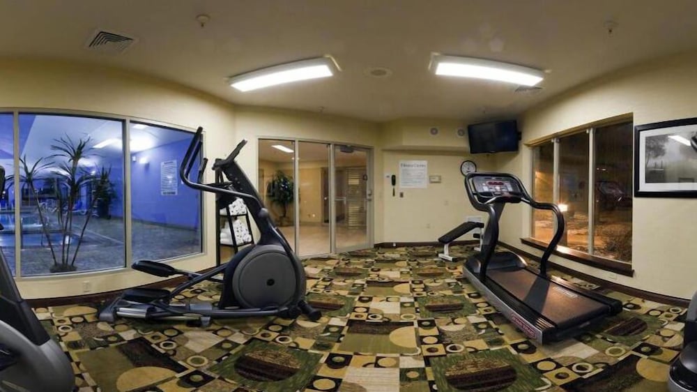 holiday inn express hotel and suites pleasant prairie kenosha by ihg