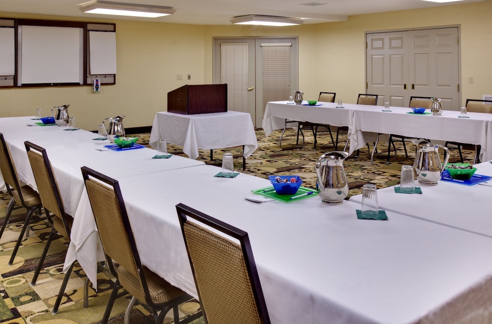 holiday inn express hotel and suites pleasant prairie kenosha by ihg