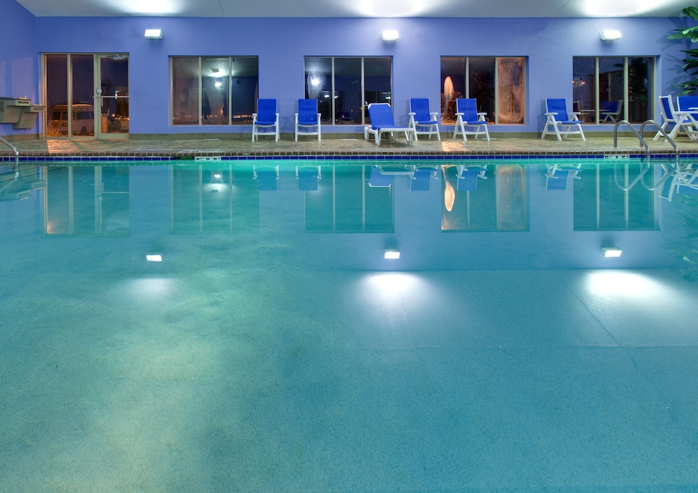 holiday inn express hotel and suites pleasant prairie kenosha by ihg