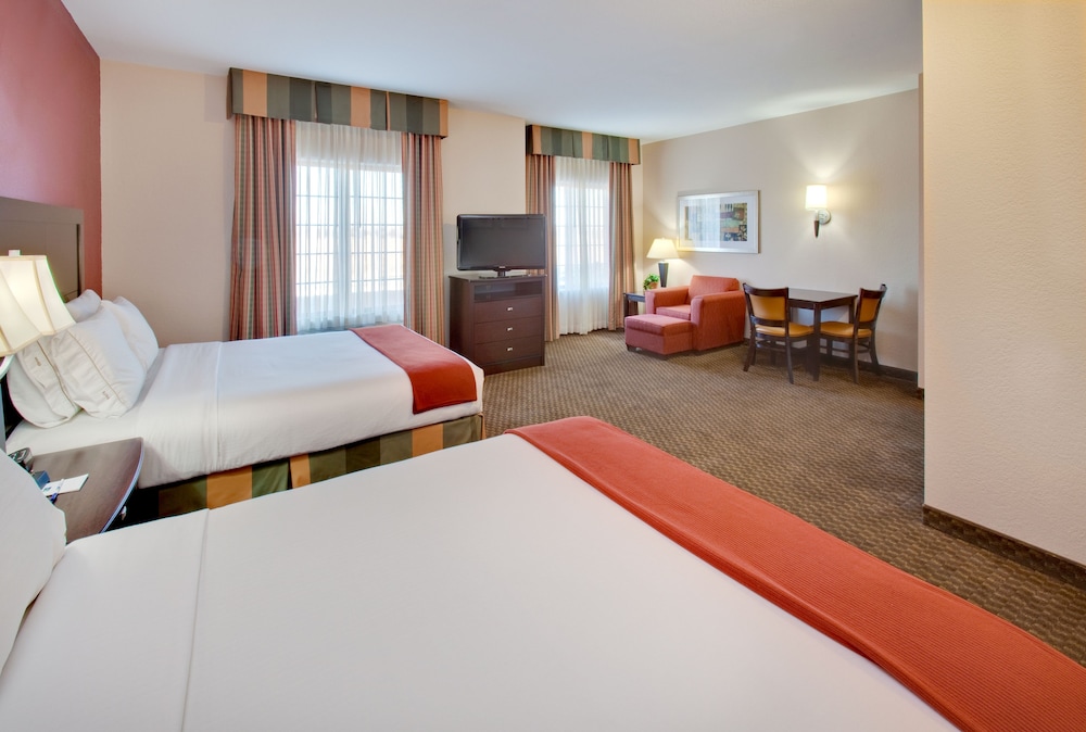 holiday inn express hotel and suites pleasant prairie kenosha by ihg