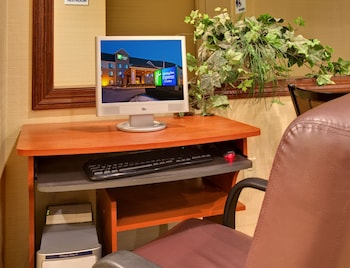 holiday inn express hotel and suites pleasant prairie kenosha by ihg