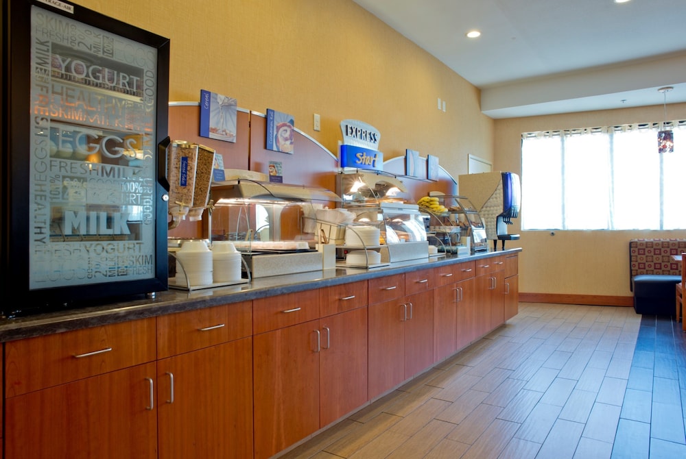 holiday inn express hotel and suites prattville south by ihg