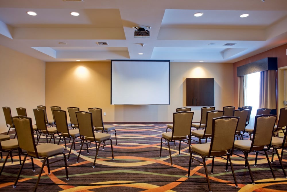 holiday inn express hotel and suites prattville south by ihg