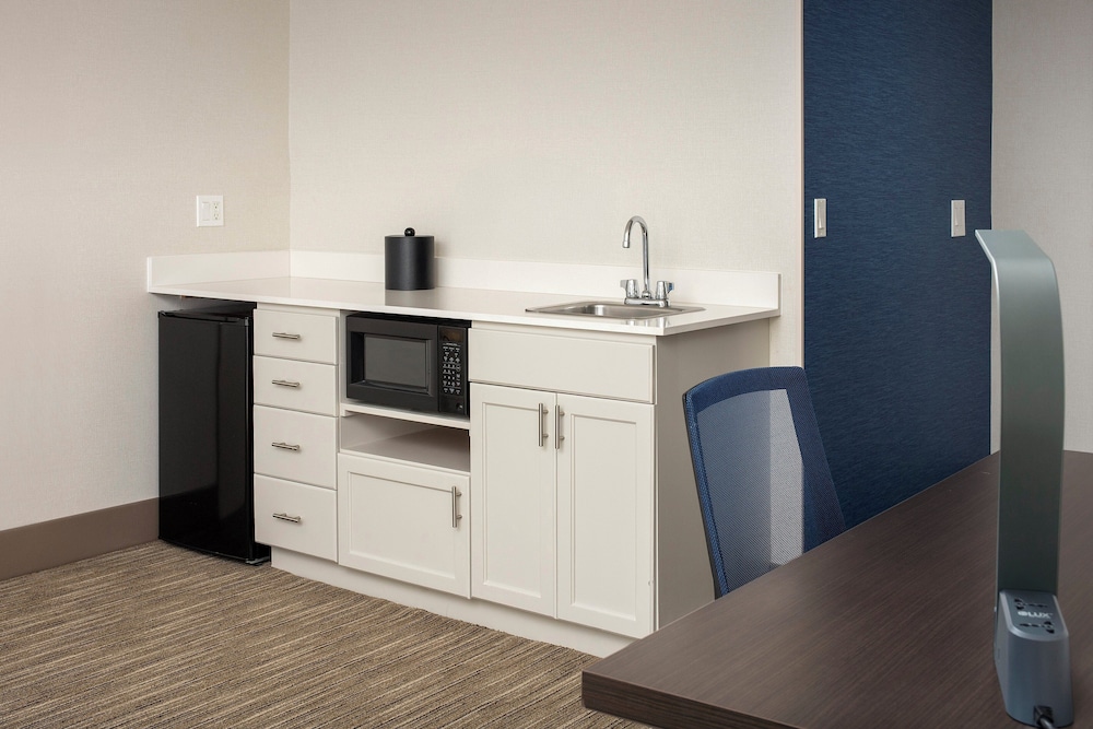 holiday inn express and suites puyallup tacoma are