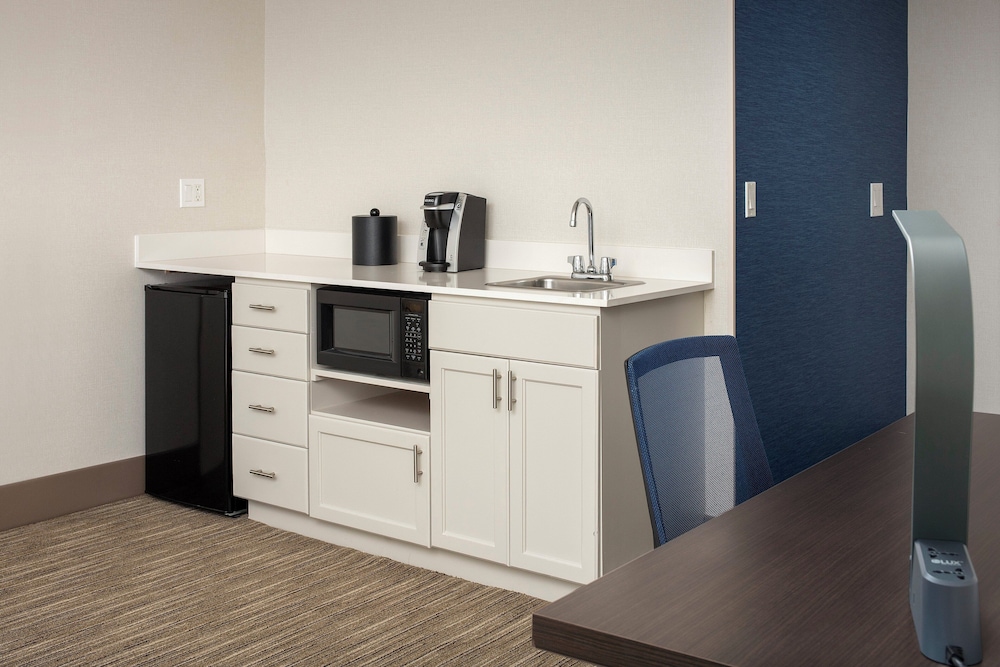 holiday inn express and suites puyallup tacoma are