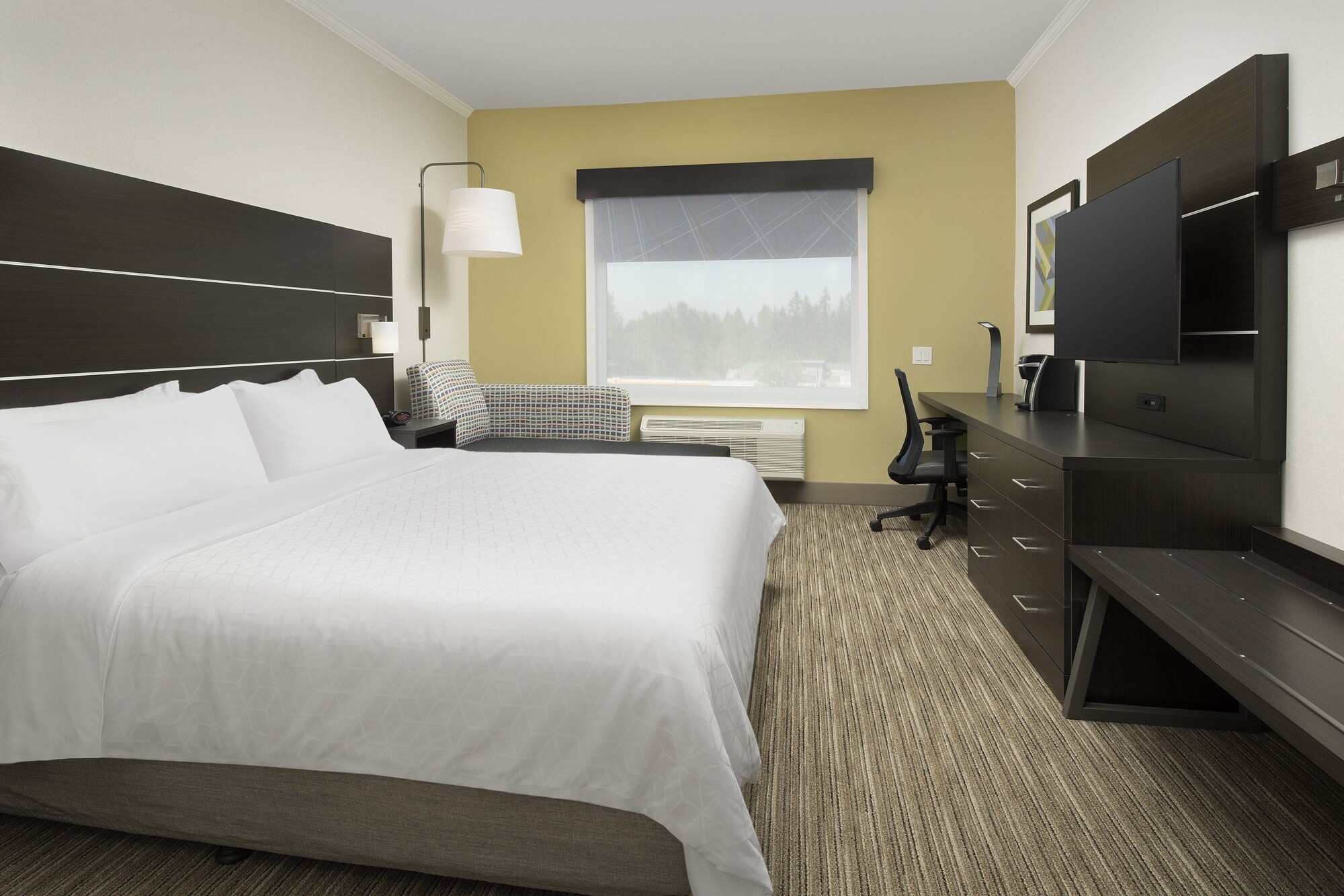 holiday inn express and suites puyallup tacoma are