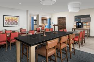 holiday inn express and suites puyallup tacoma are