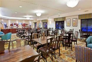 holiday inn express and suites puyallup tacoma are