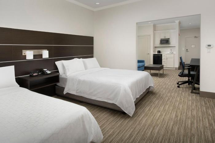 holiday inn express and suites puyallup tacoma are